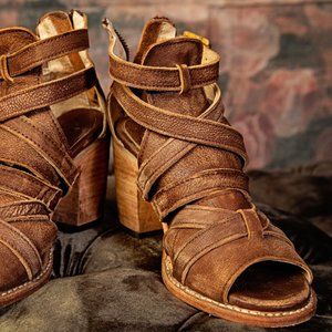 Freebird by Steven size 7 Claw shoes